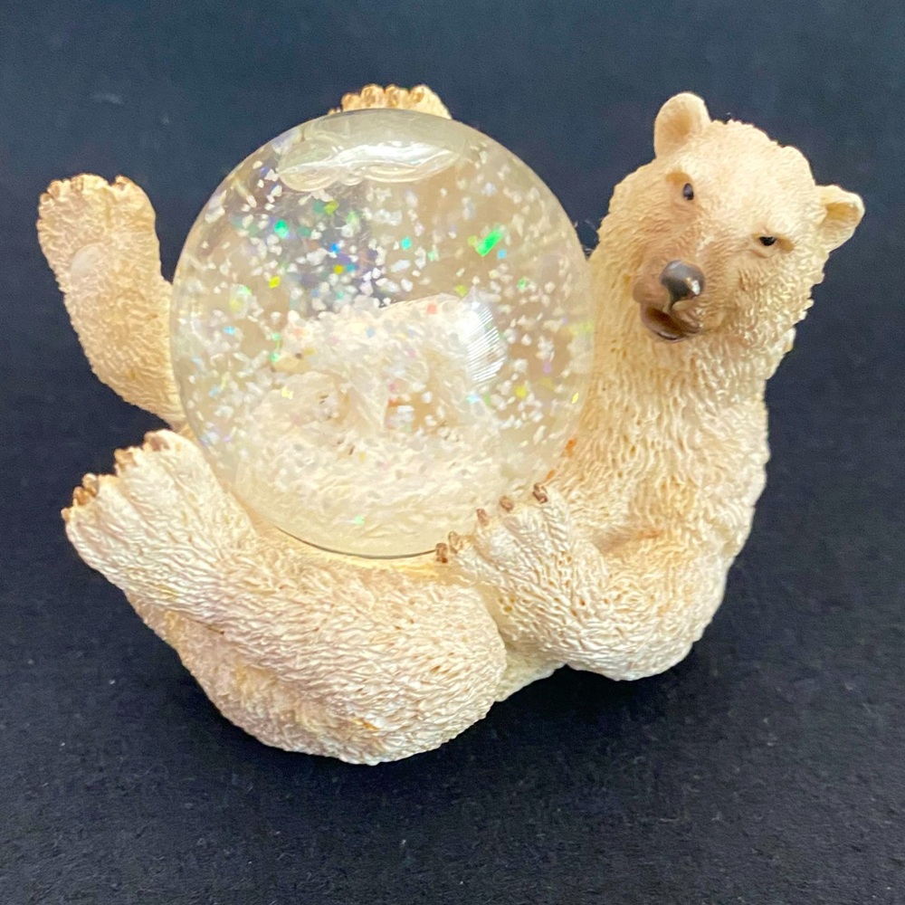Twinkle Brand Polar Mama & Baby Bear Snowglobe